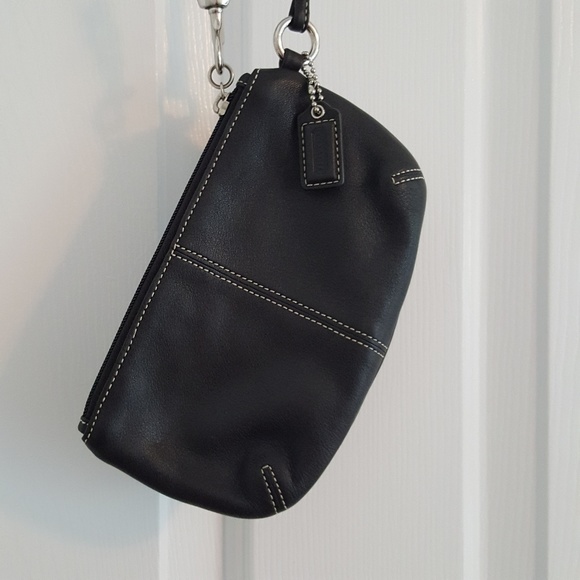 Coach wristlet - Picture 2 of 7